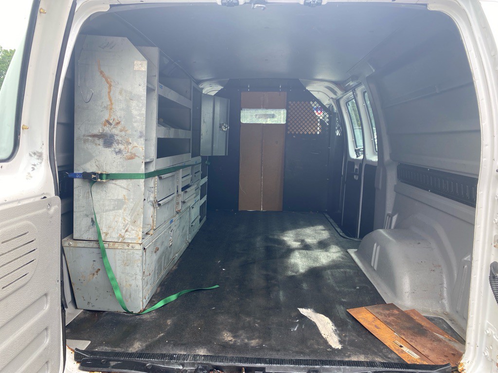 2005 Ford Econoline Image 11