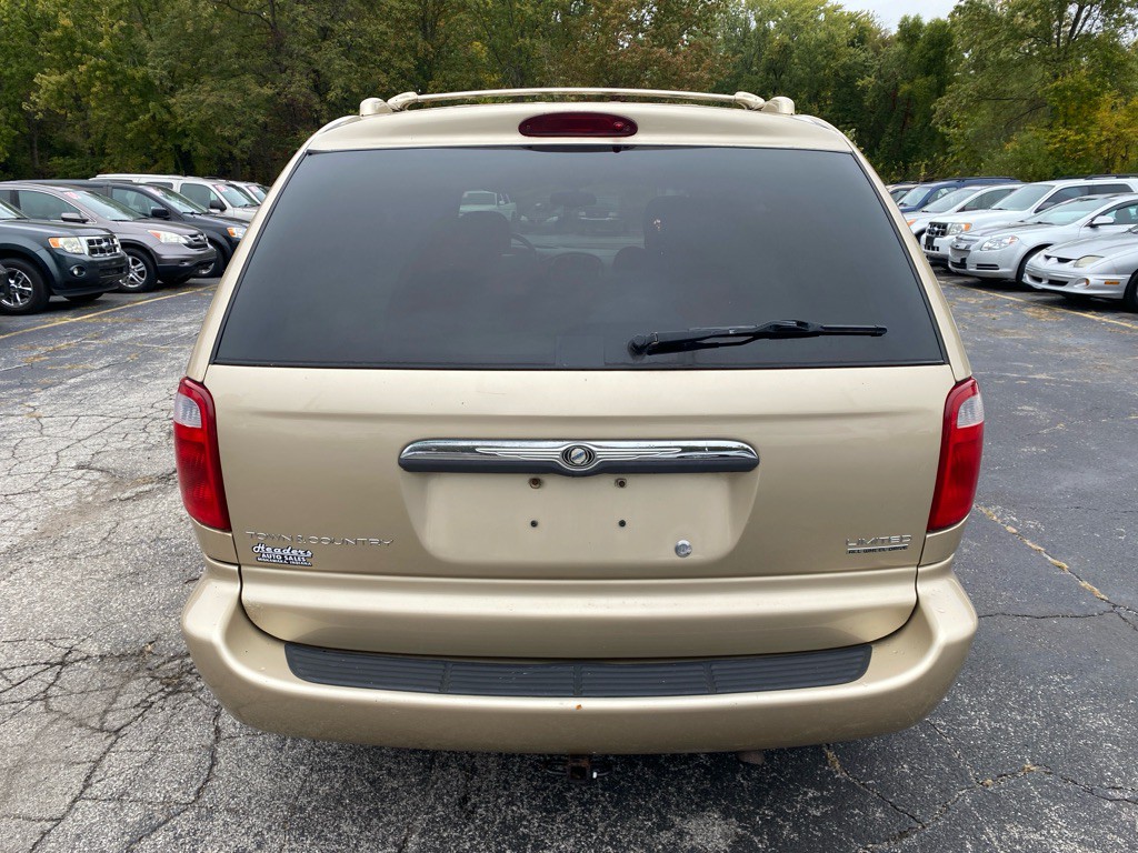 2001 Chrysler Town & Country Image 3