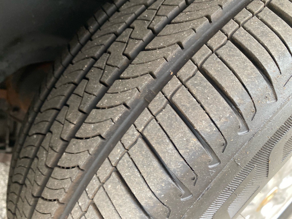 2001 Chrysler Town & Country Image 8