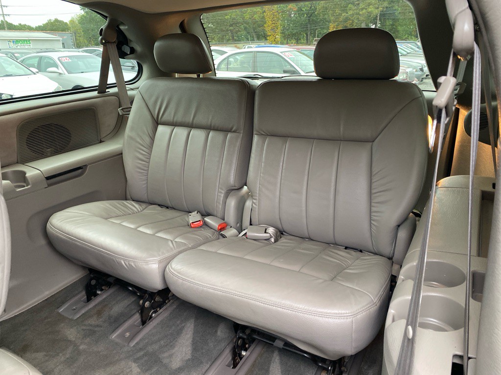 2001 Chrysler Town & Country Image 11