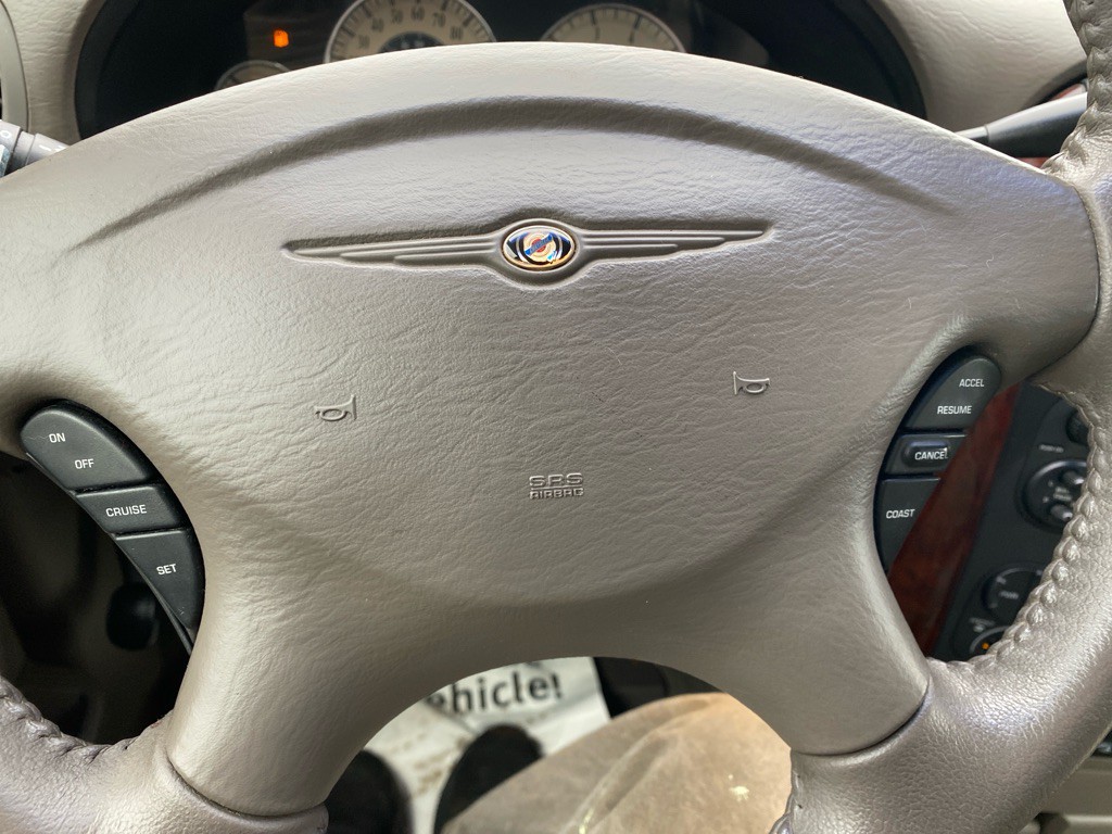 2001 Chrysler Town & Country Image 16