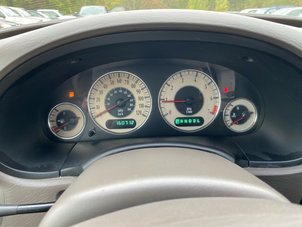 2001 Chrysler Town & Country Image 17