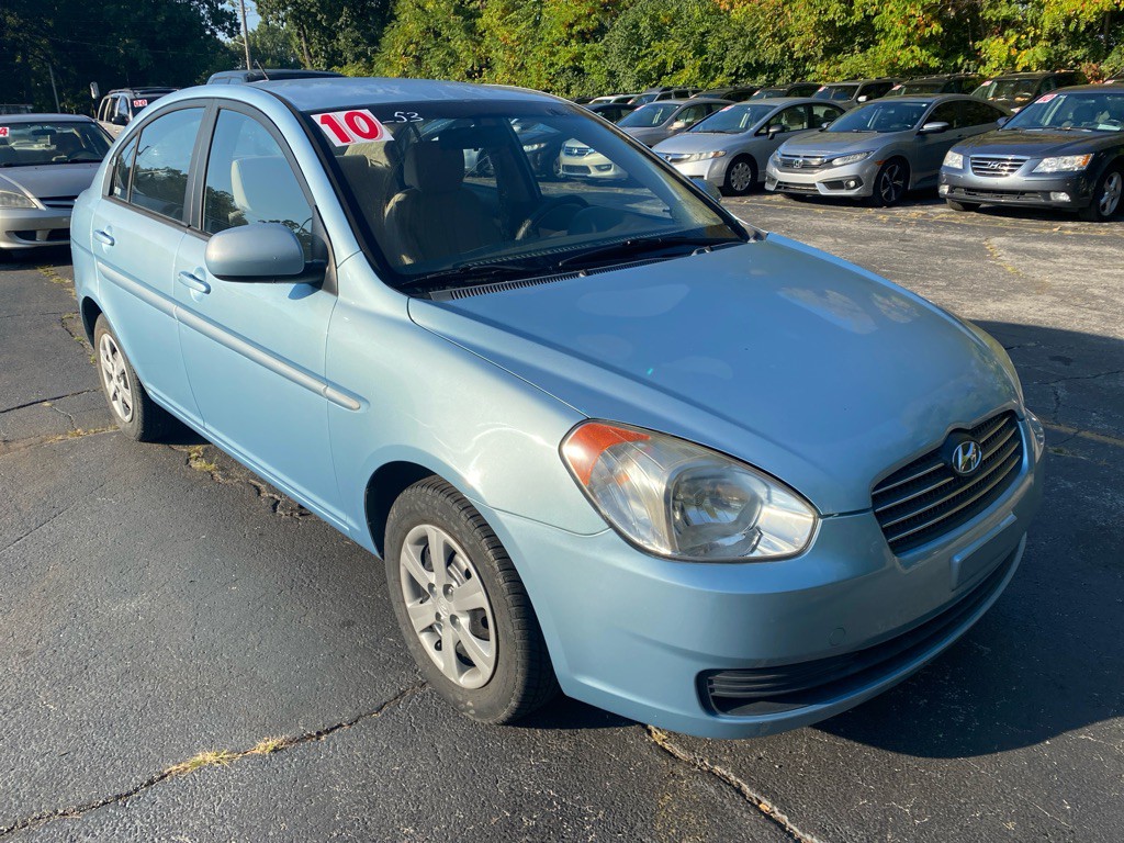 2010 Hyundai Accent Image 5