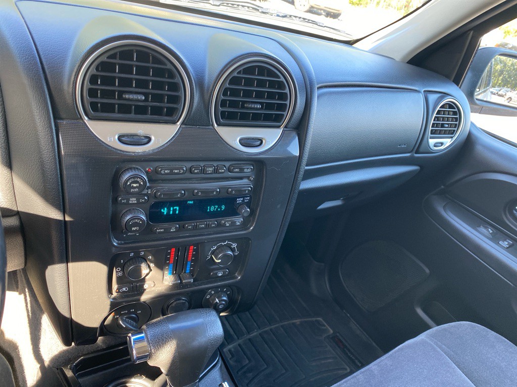 2007 GMC Envoy Image 14