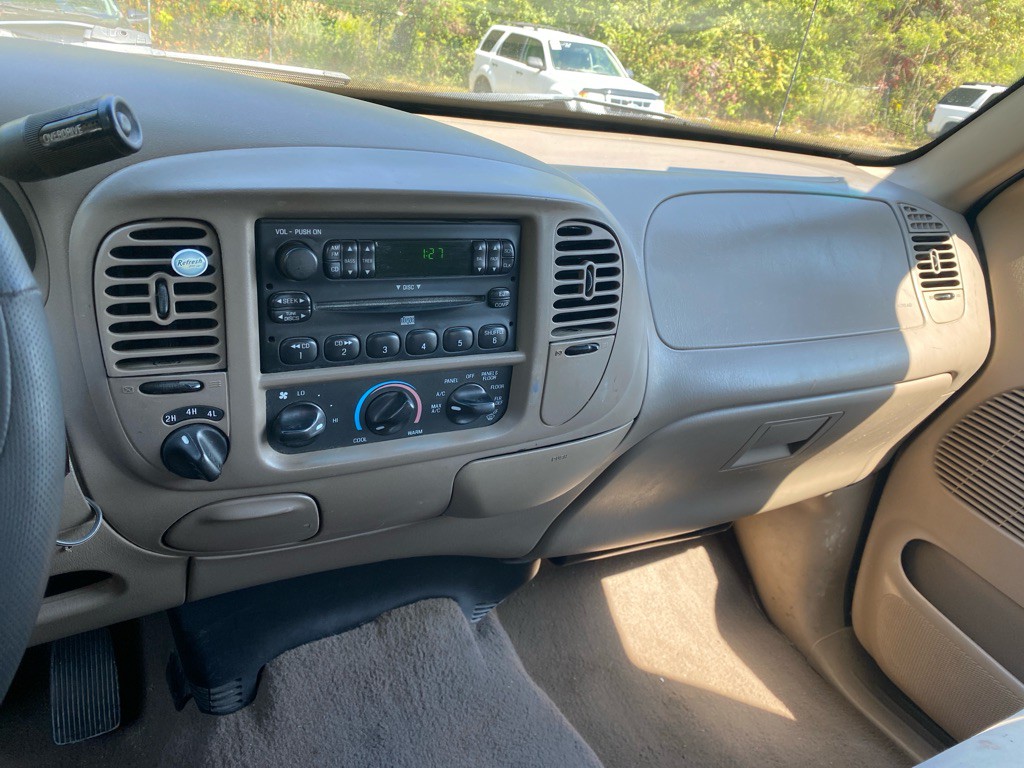 2003 Ford F-150 Image 12