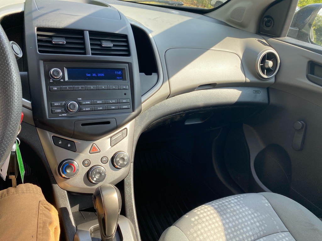 2016 Chevrolet Sonic Image 12