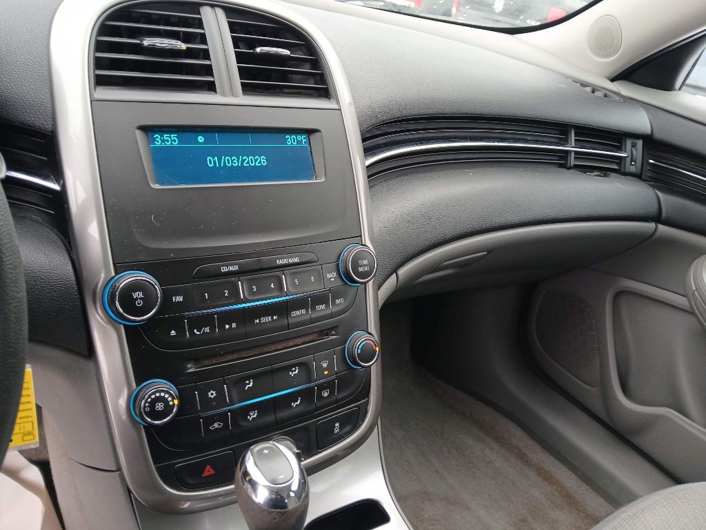 2015 Chevrolet Malibu Image 12