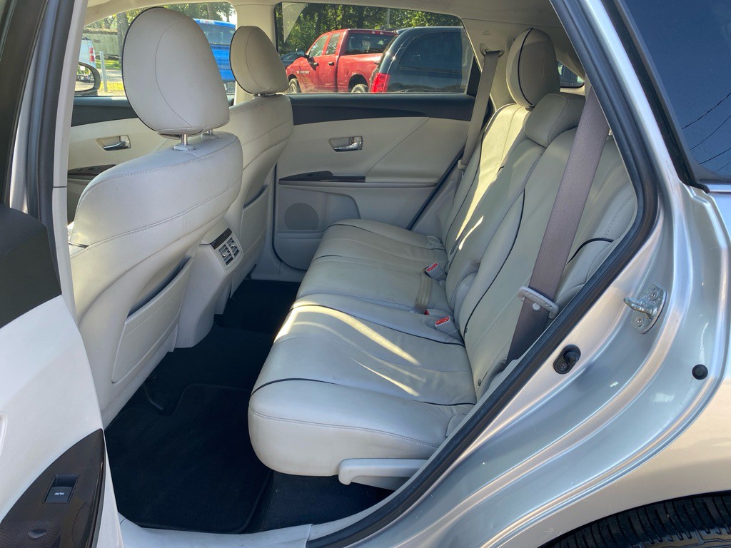 2011 Toyota Venza Image 10