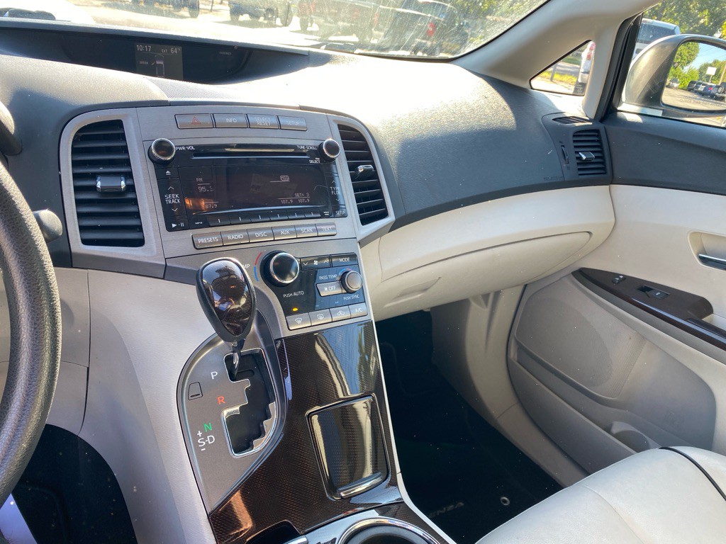 2011 Toyota Venza Image 13
