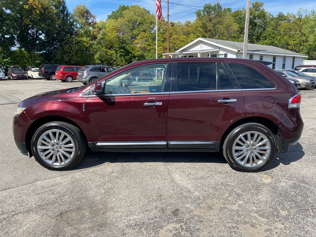 2011 Lincoln MKX Image 2