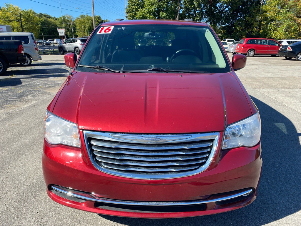 2016 Chrysler Town & Country Image 6