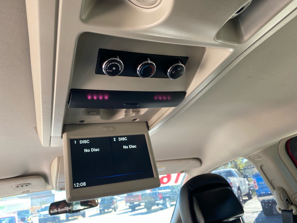 2016 Chrysler Town & Country Image 12