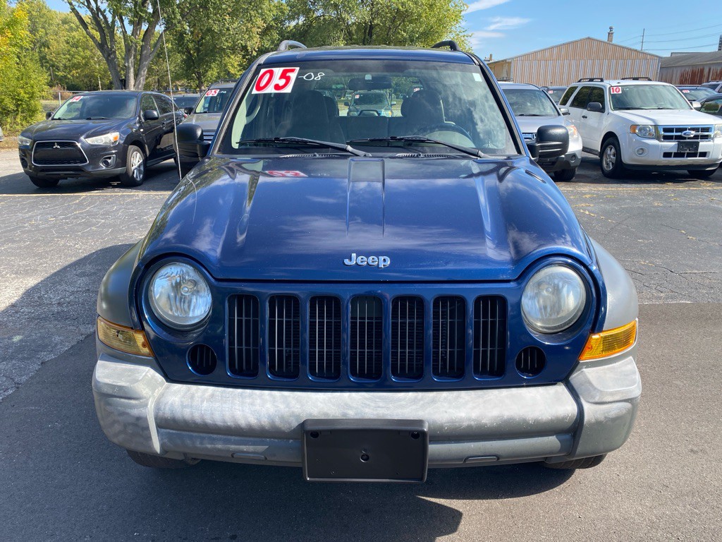 2005 Jeep Liberty Image 6