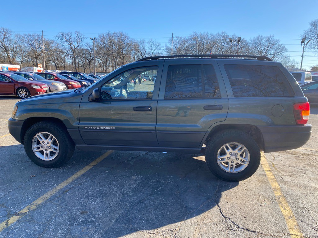2004 Jeep Grand Cherokee Image 2