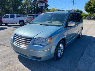 Image for 2010 Chrysler Town & Country Limited ID: 6904741