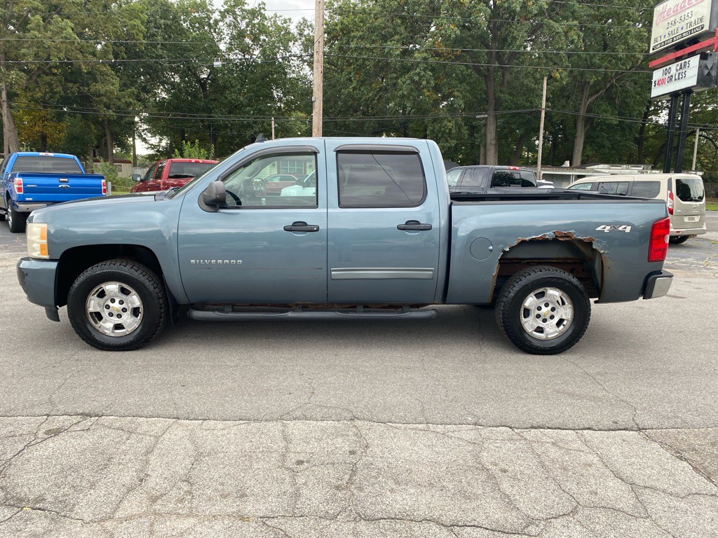 2011 Chevrolet Silverado 1500 Image 2