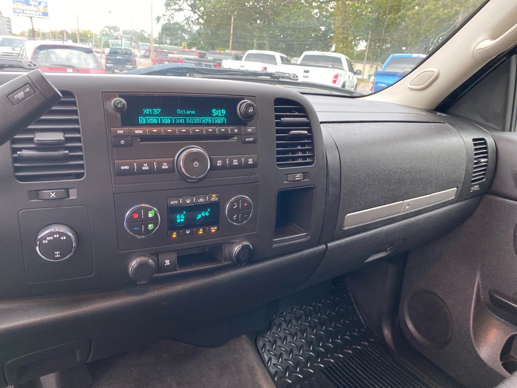 2011 Chevrolet Silverado 1500 Image 12