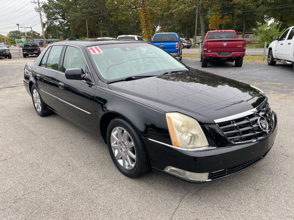 2011 Cadillac DTS Image 5