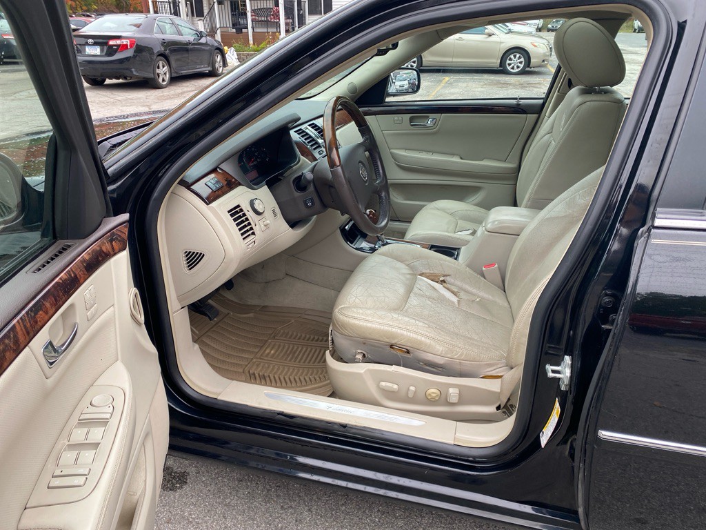2011 Cadillac DTS Image 9