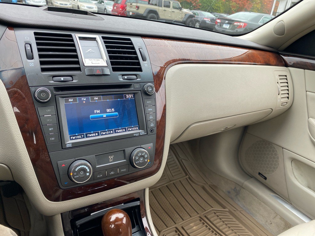 2011 Cadillac DTS Image 15