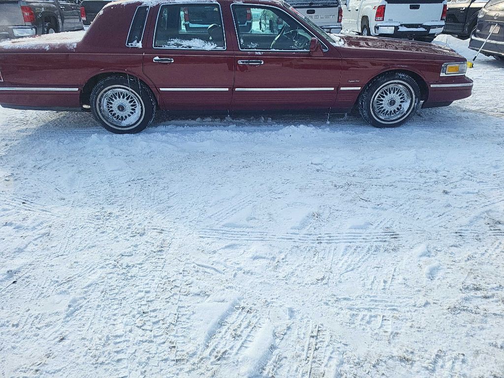 1997 Lincoln Town Car Image 6