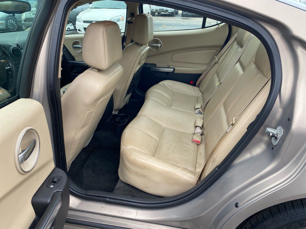 2006 Pontiac Grand Prix Image 10