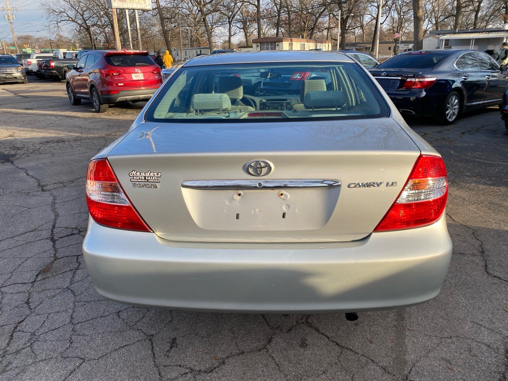 2004 Toyota Camry Image 3