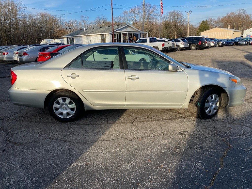 2004 Toyota Camry Image 4