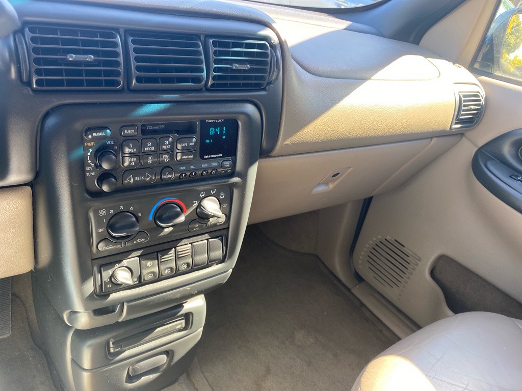 1999 Oldsmobile Silhouette Image 13
