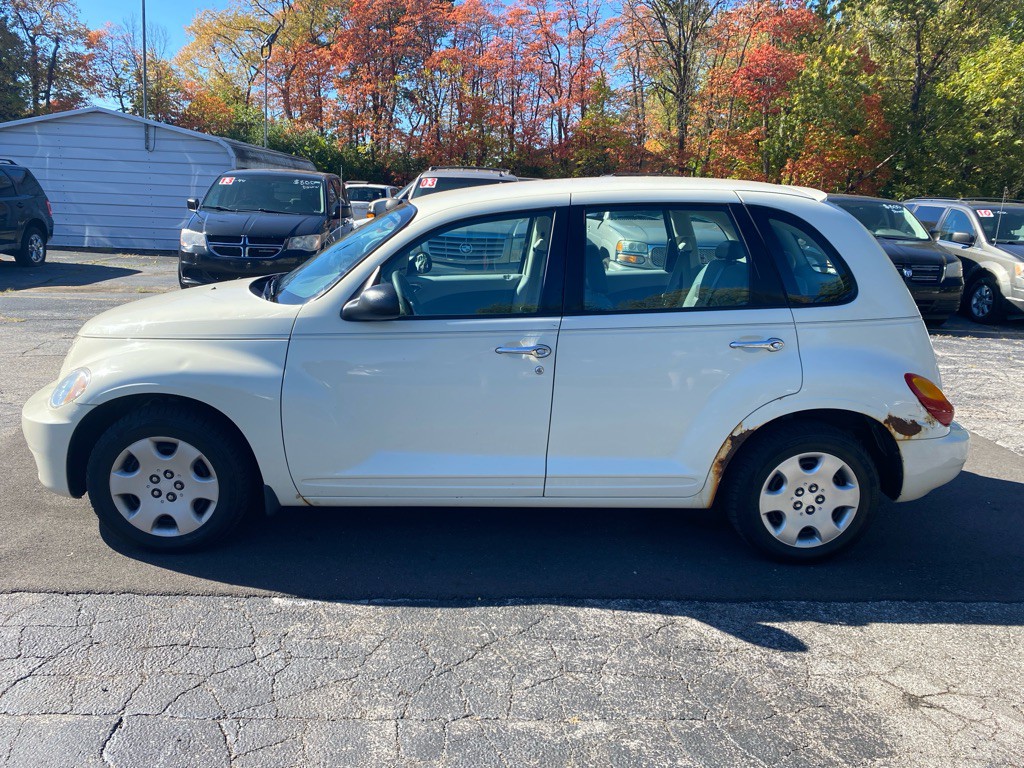2008 Chrysler PT Cruiser Image 2