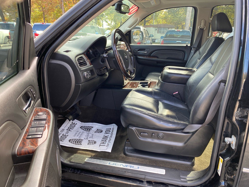 2008 GMC Yukon Image 9