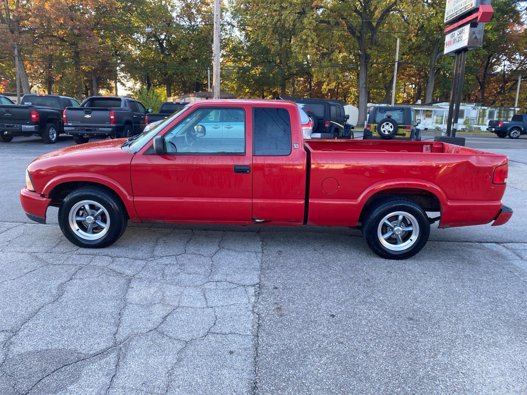 2000 GMC Sonoma Image 2