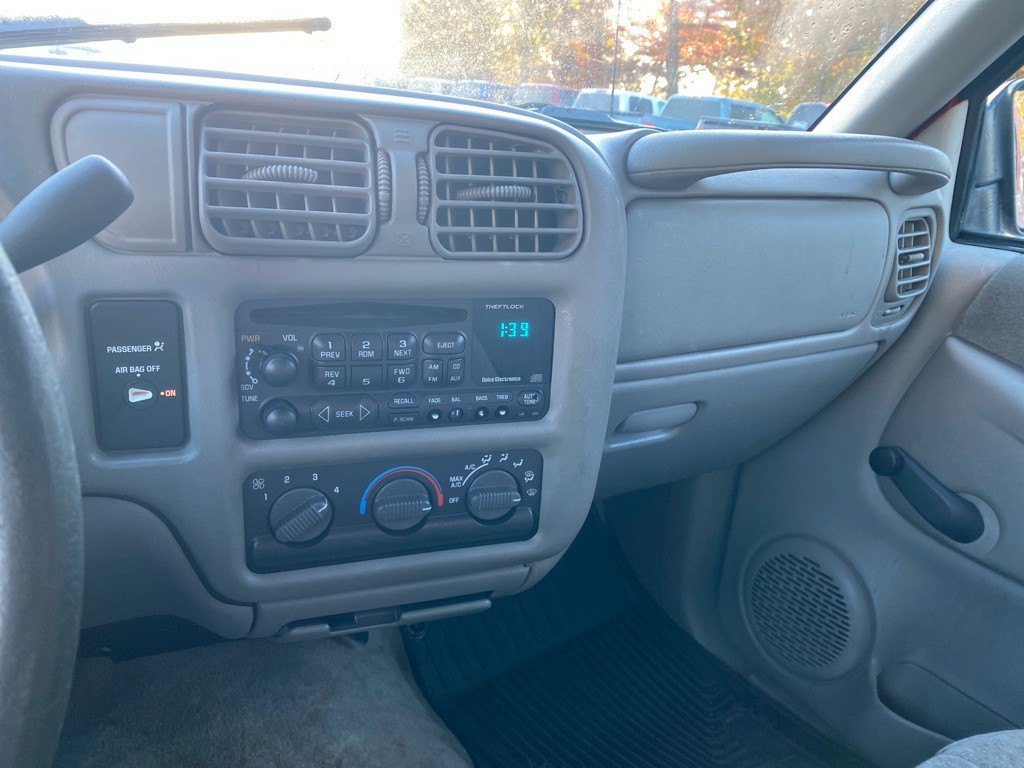 2000 GMC Sonoma Image 11