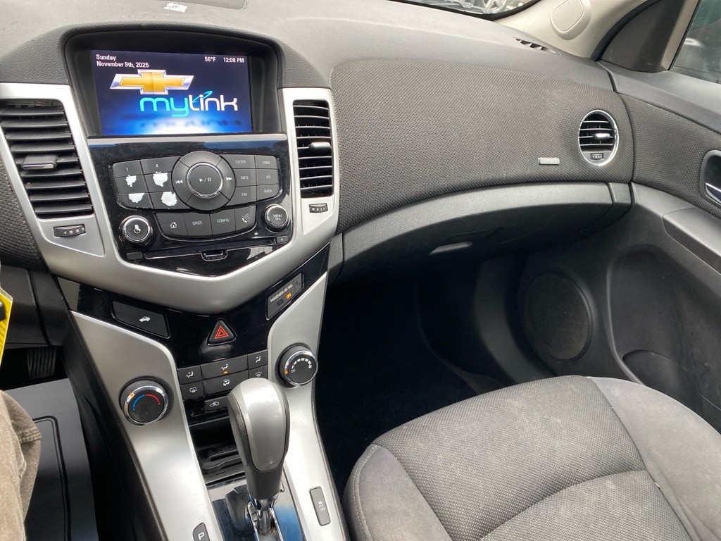 2015 Chevrolet Cruze Image 12