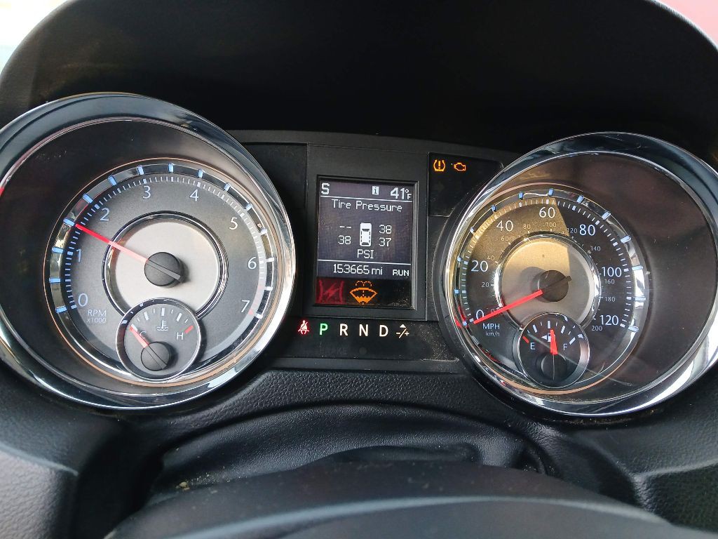 2013 Chrysler Town & Country Image 16