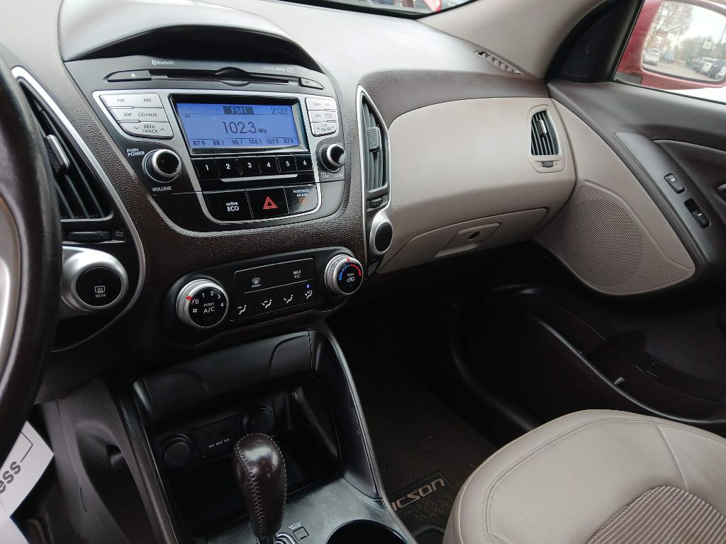 2012 Hyundai Tucson Image 9