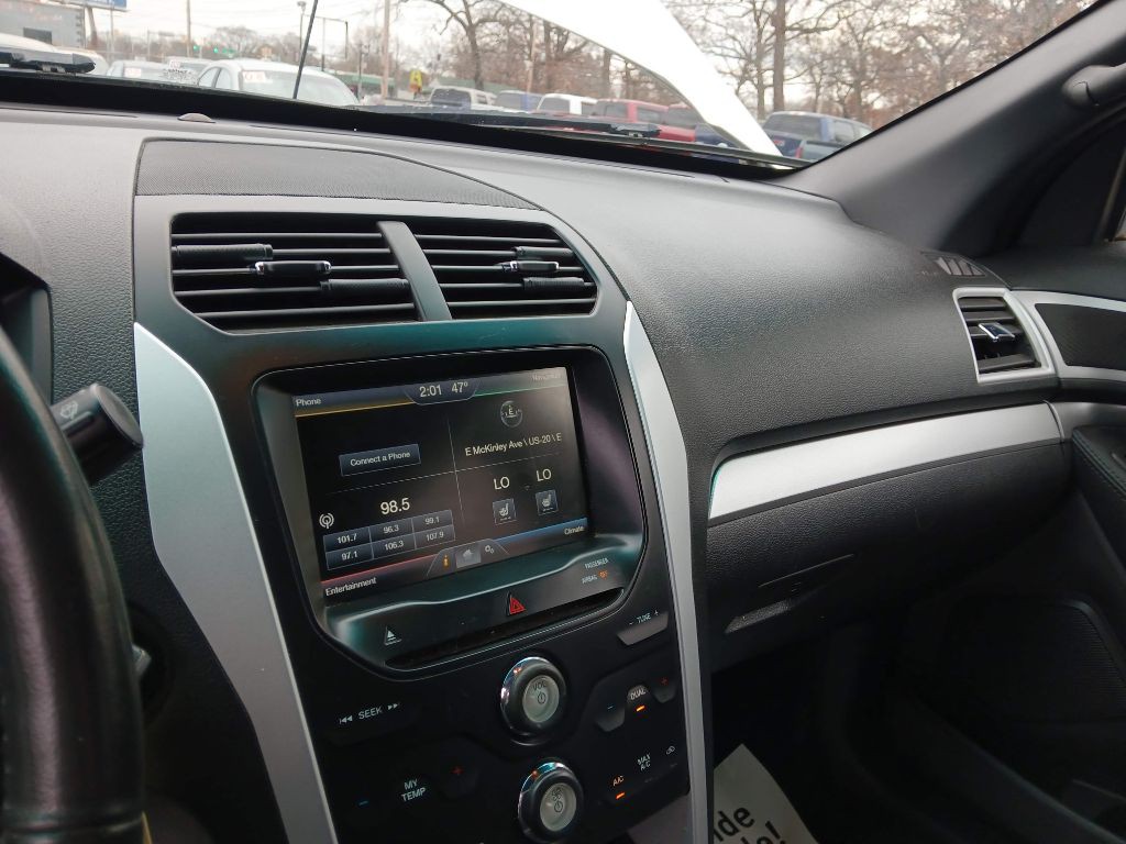 2015 Ford Explorer Image 9