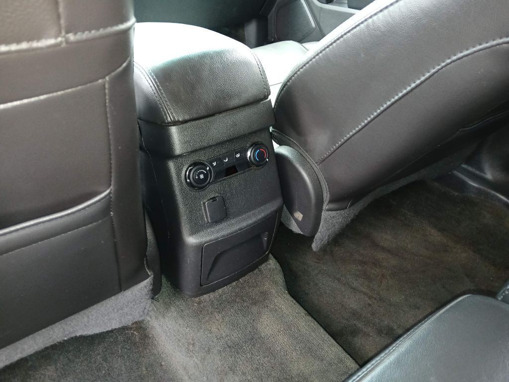 2015 Ford Explorer Image 21