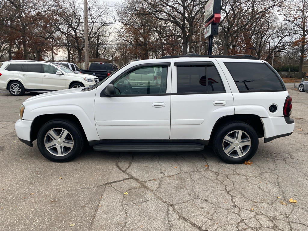 2005 Chevrolet Trailblazer Image 2