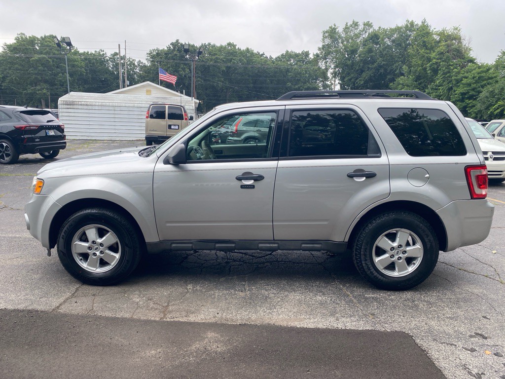 2009 Ford Escape Image 2