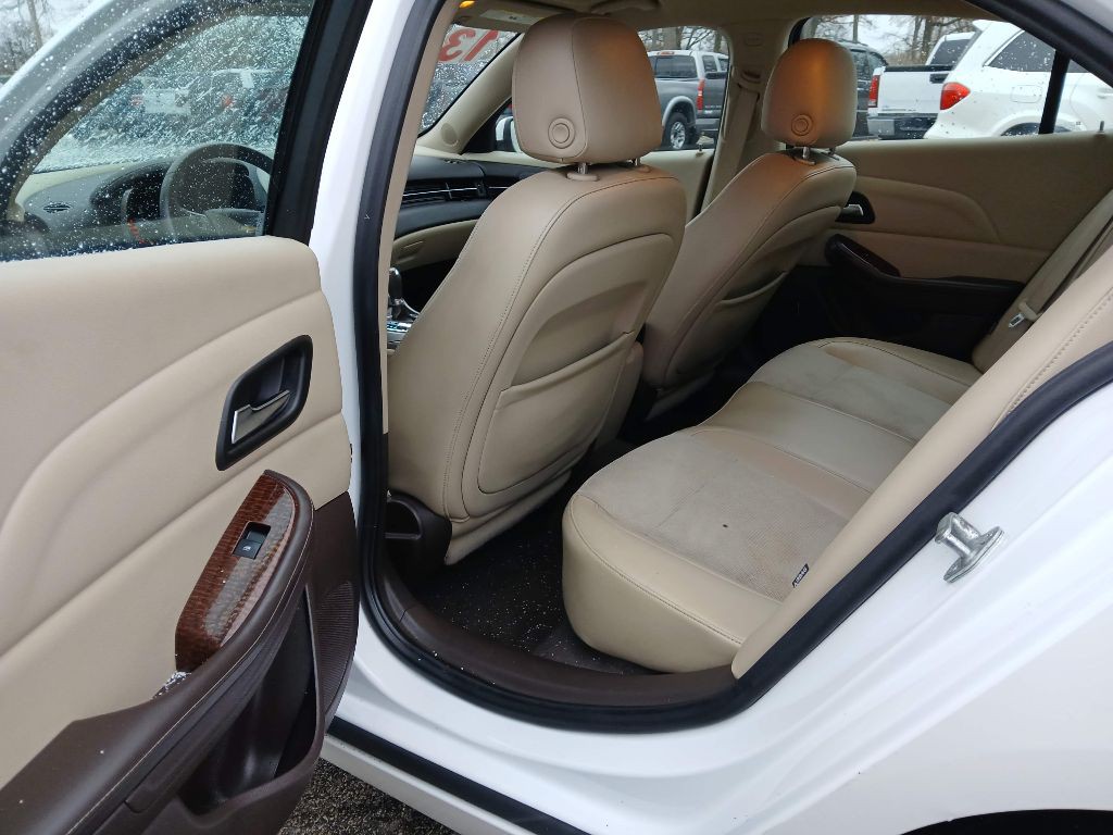 2013 Chevrolet Malibu Image 8