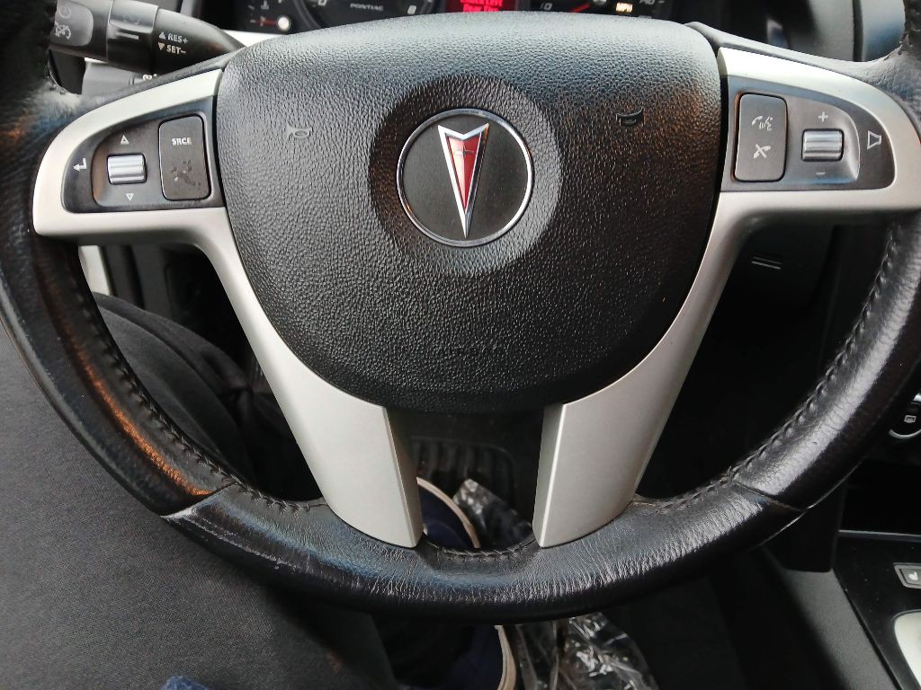 2008 Pontiac G8 Image 9