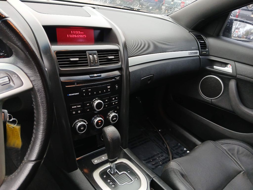 2008 Pontiac G8 Image 10