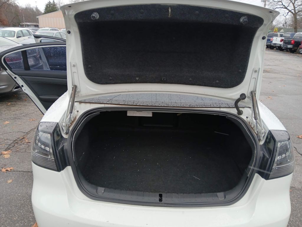 2008 Pontiac G8 Image 13