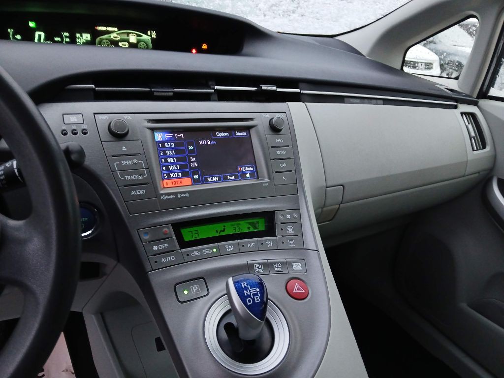 2013 Toyota Prius Image 9