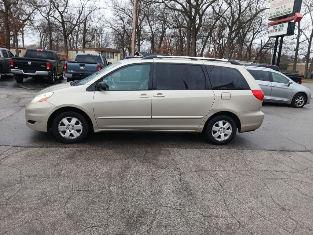 2008 Toyota Sienna Image 5