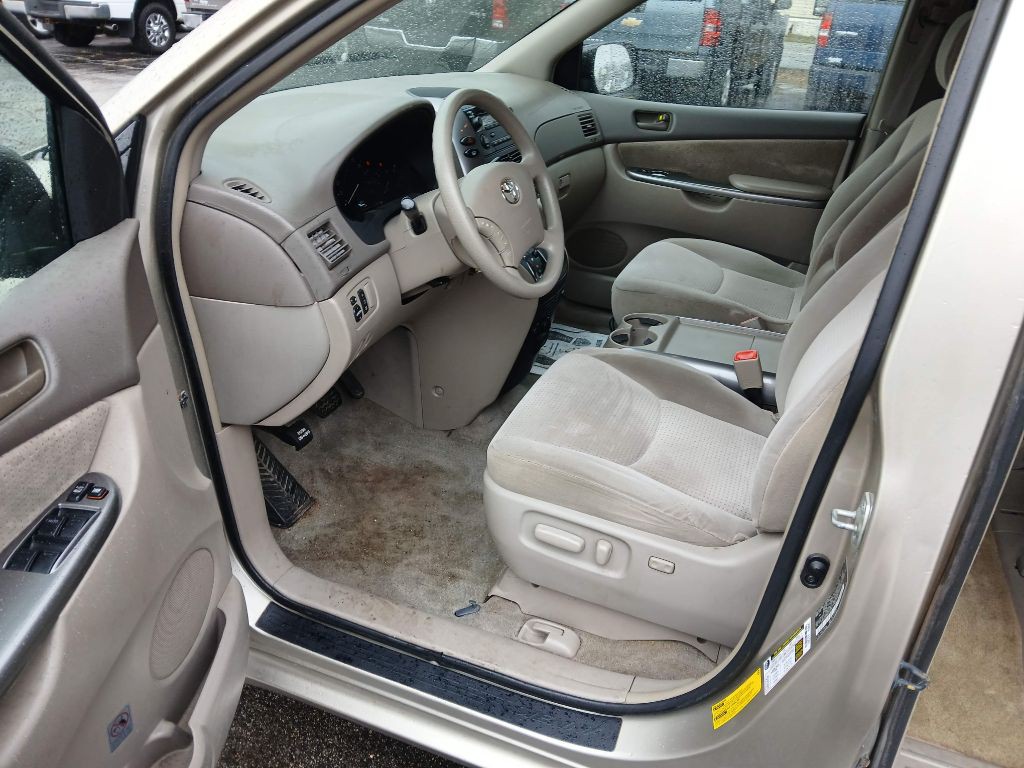 2008 Toyota Sienna Image 9