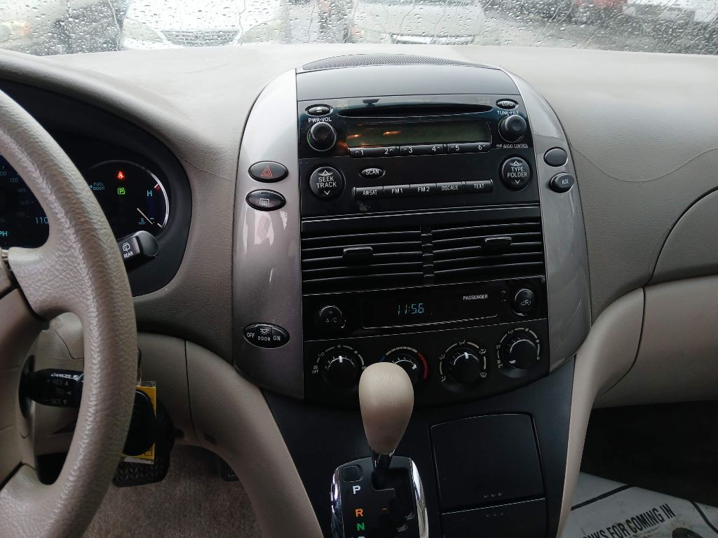 2008 Toyota Sienna Image 14