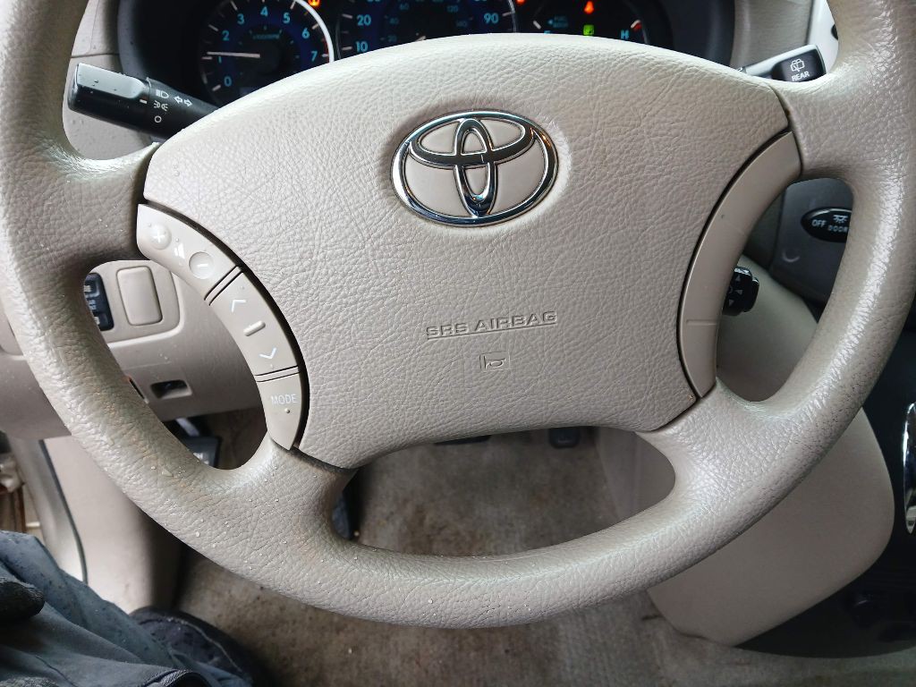 2008 Toyota Sienna Image 15