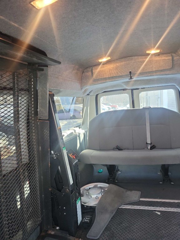 2008 Ford Econoline Image 6